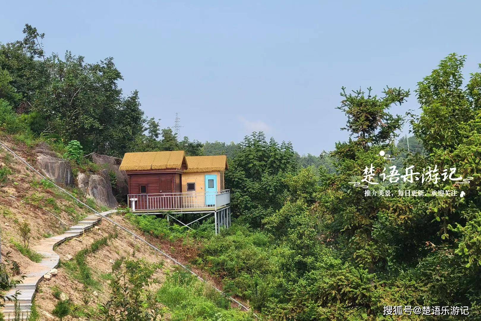 浙江余姚卧龙岗上的美丽风光，特色山庄成为休闲胜地，休闲很惬意