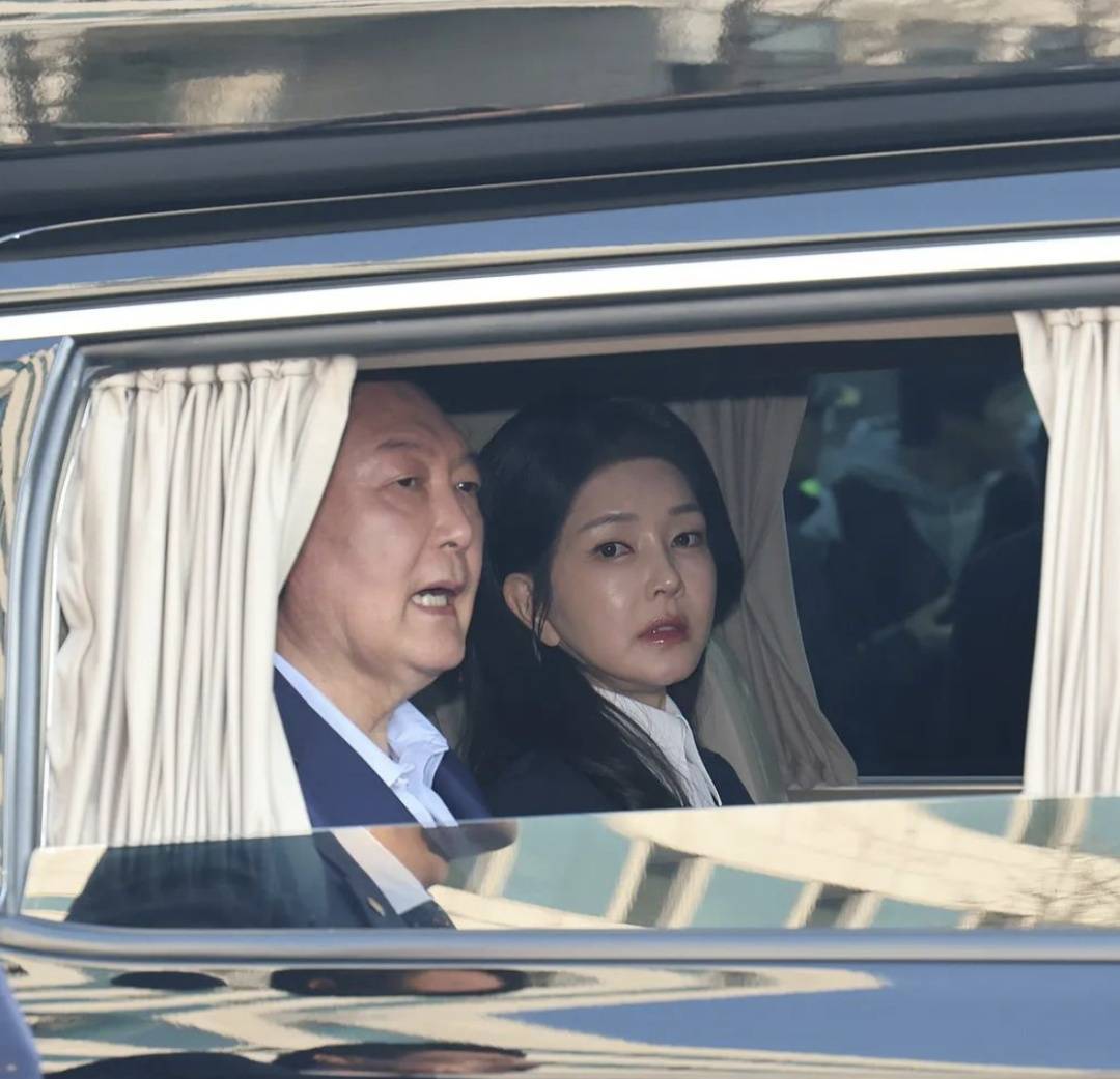 尹锡悦被罢免不足一月，韩国重启调查前第一夫人金建希